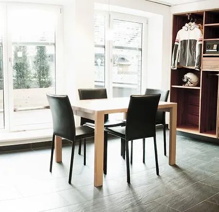 بيزيز سكاي 4*