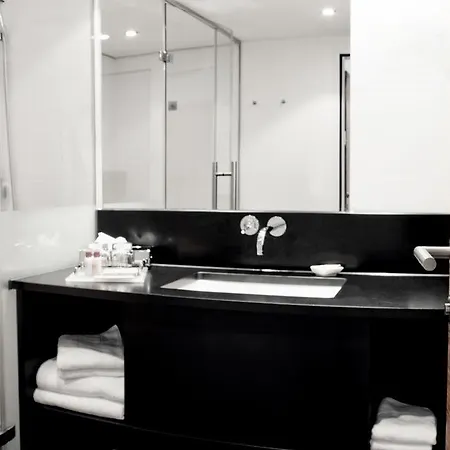 بيزيز سكاي 4*